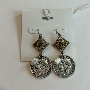 NWOT Patricia Nash Hanging Earrings